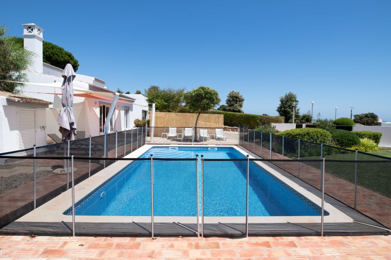 Best Pool Safety Fencing Contractors in Santa Clarita, CA